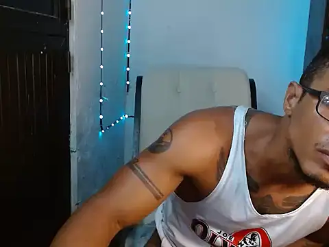 bigblackmen117uncs's cam snapshot