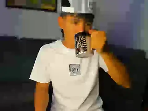 Mikke18's cam snapshot