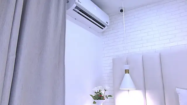 Sophie_DearGB's web cam