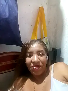 Surreyaa live sex cam