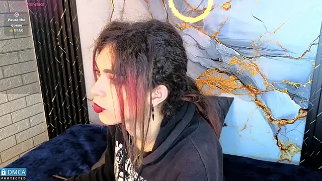 MaeveKuro live sex cam