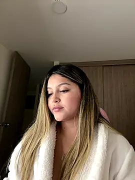 lunablossom_'s cam snapshot