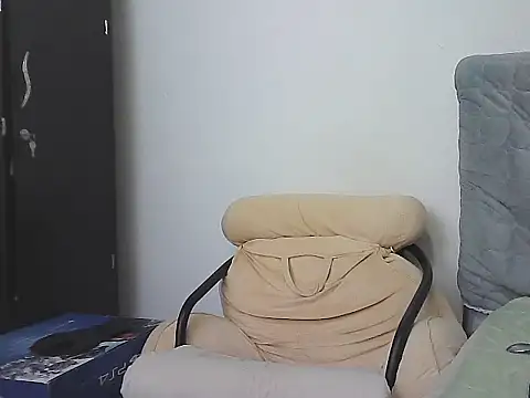 AlphaLatinoBear's cam snapshot