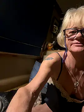 ladyboatlady live sex cam