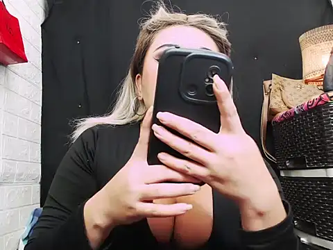 sexyselfsuckerts live sex cam