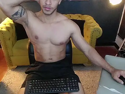 tayler_luke's cam snapshot