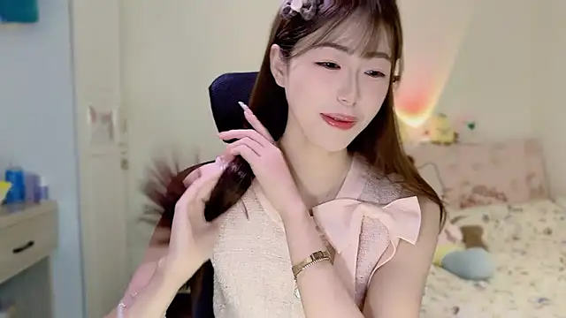 Onecutelittle live sex cam