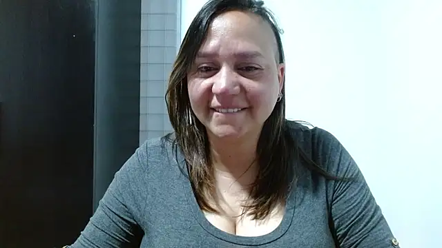 LauraReeves live sex cam