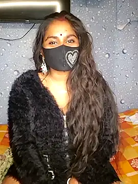 Sweet-Maddlina live sex cam