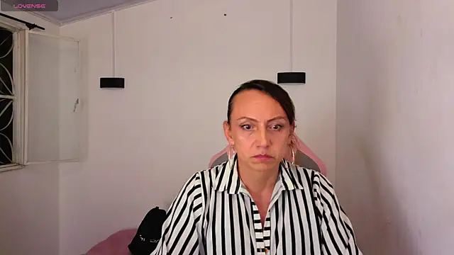 Ivonne_ferrer__ live sex cam