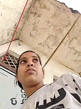 Hotty-Nidhi live sex cam