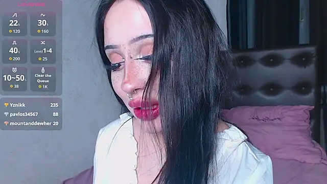 kari_meow live sex cam