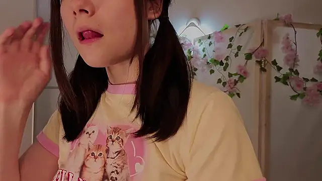 Honeey_Beee live sex cam