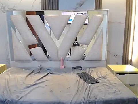 carolinesmithcf's cam snapshot