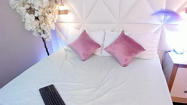 Adara__carter_'s cam snapshot