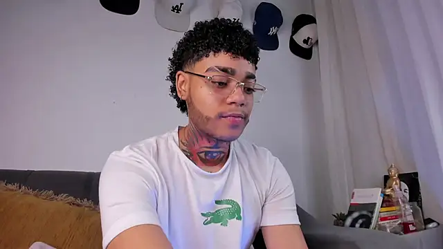 santi_xximo live sex cam