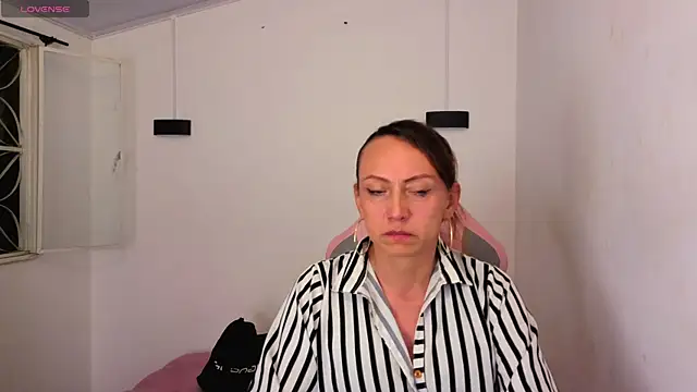 Ivonne_ferrer__ live sex cam