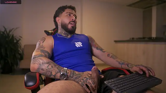 LeoSalvatore_'s cam snapshot