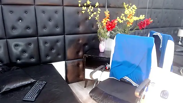 ChrisHott01's cam snapshot