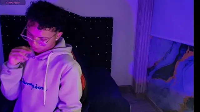 thian_blakee's cam snapshot