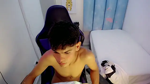 Lil_babyyy_'s cam snapshot