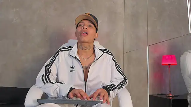 Renzo_Dogan's cam snapshot