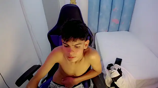 Lil_babyyy_'s cam snapshot