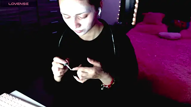 holy_juli live sex cam