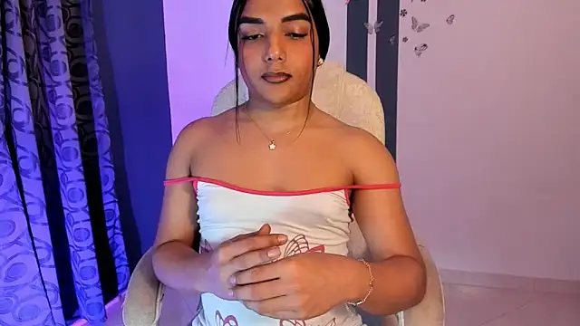 CandyLatinHott live sex cam