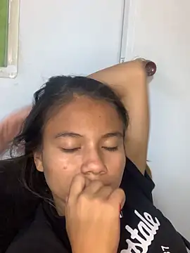 Naomi991 live sex cam