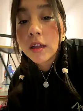 NamiNae live sex cam