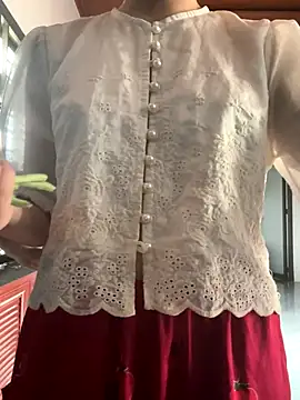 Emily-y live sex cam