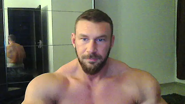 muscularkevin live sex cam