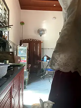 Emily-y live sex cam