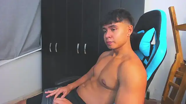 Bray_Kevin live sex cam