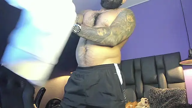 Lyon_vach live sex cam