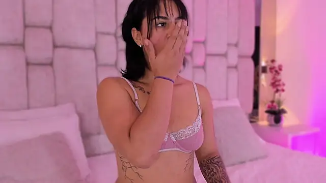 SnakeMuse's cam snapshot