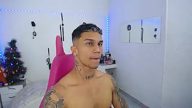 Leonard_Price live sex cam