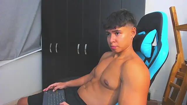 Bray_Kevin live sex cam