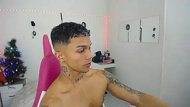 Leonard_Price live sex cam