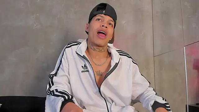 Renzo_Dogan's cam snapshot