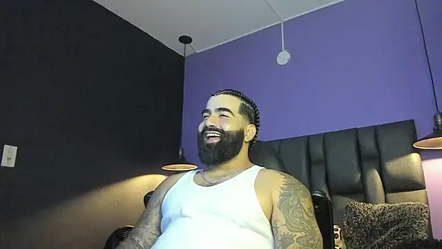 Lyon_vach live sex cam