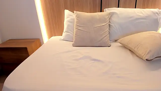 cloee20_'s cam snapshot