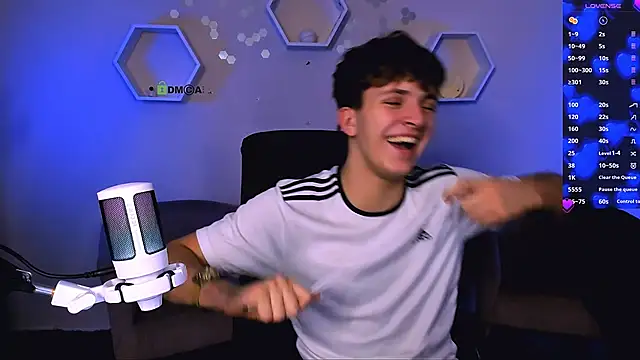 travis_wolf_ live sex cam