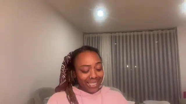 ChocolateCakeQueen live sex cam