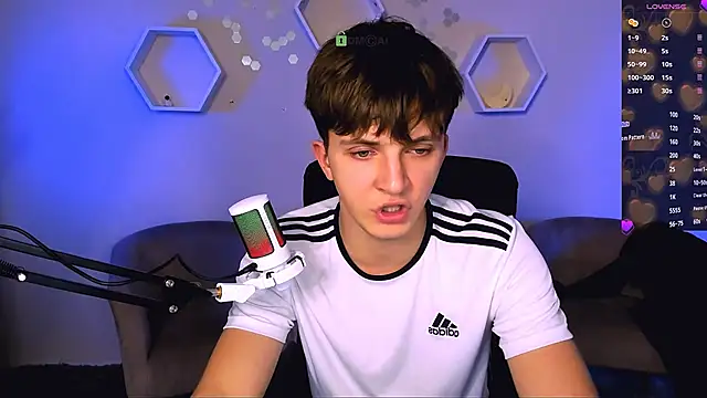 travis_wolf_ live sex cam