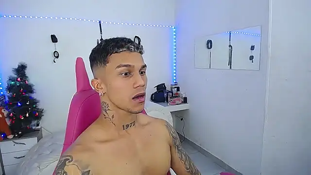 Leonard_Price live sex cam