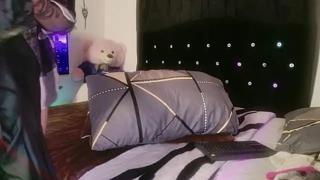 Tyler_cat's cam snapshot