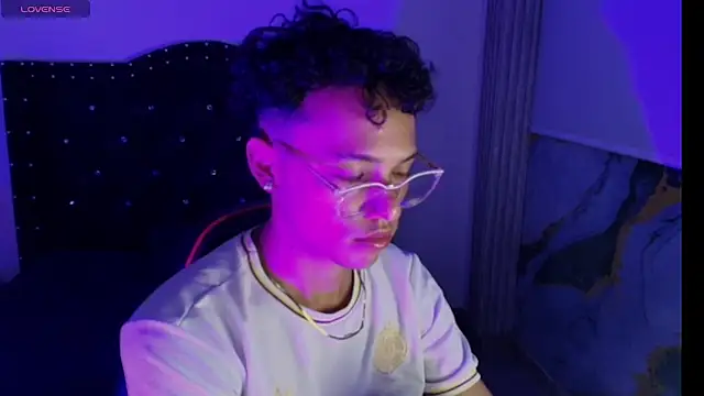 thian_blakee's cam snapshot