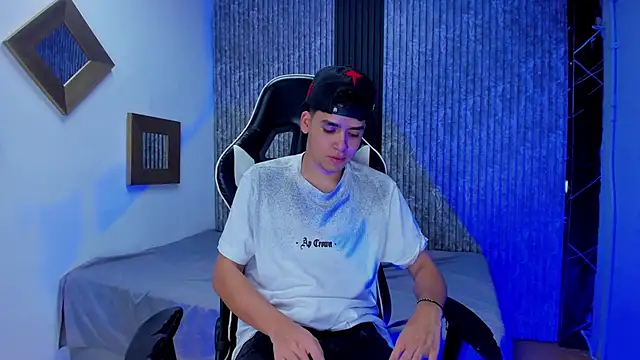 Mike_0233_'s cam snapshot